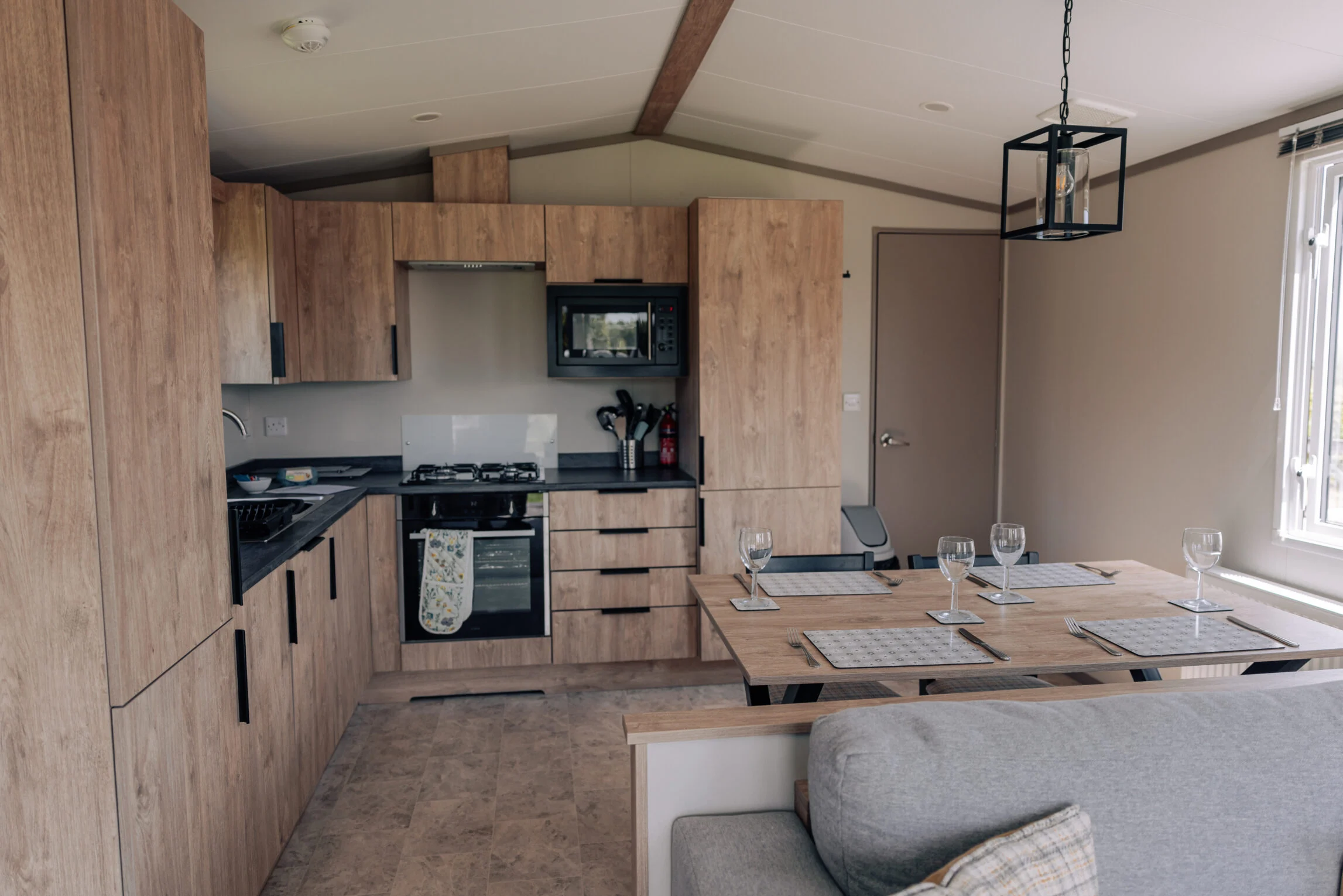 holiday home kitchen diner